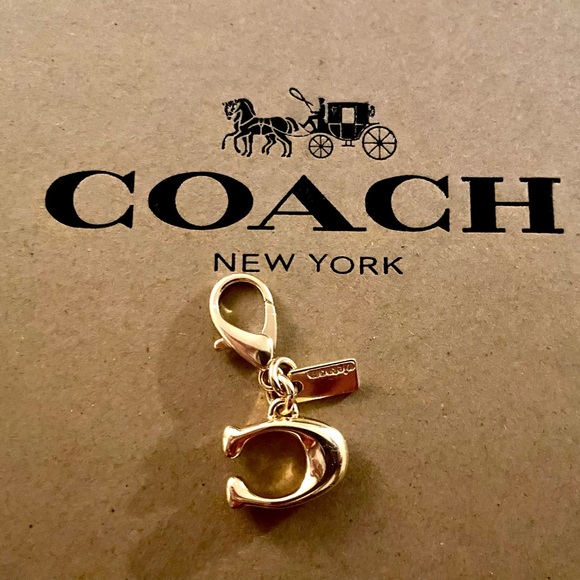 Coach gold “C” Mini Bag Charm Sognature Hang Tag Keychain NEW - Picture 1 of 2
